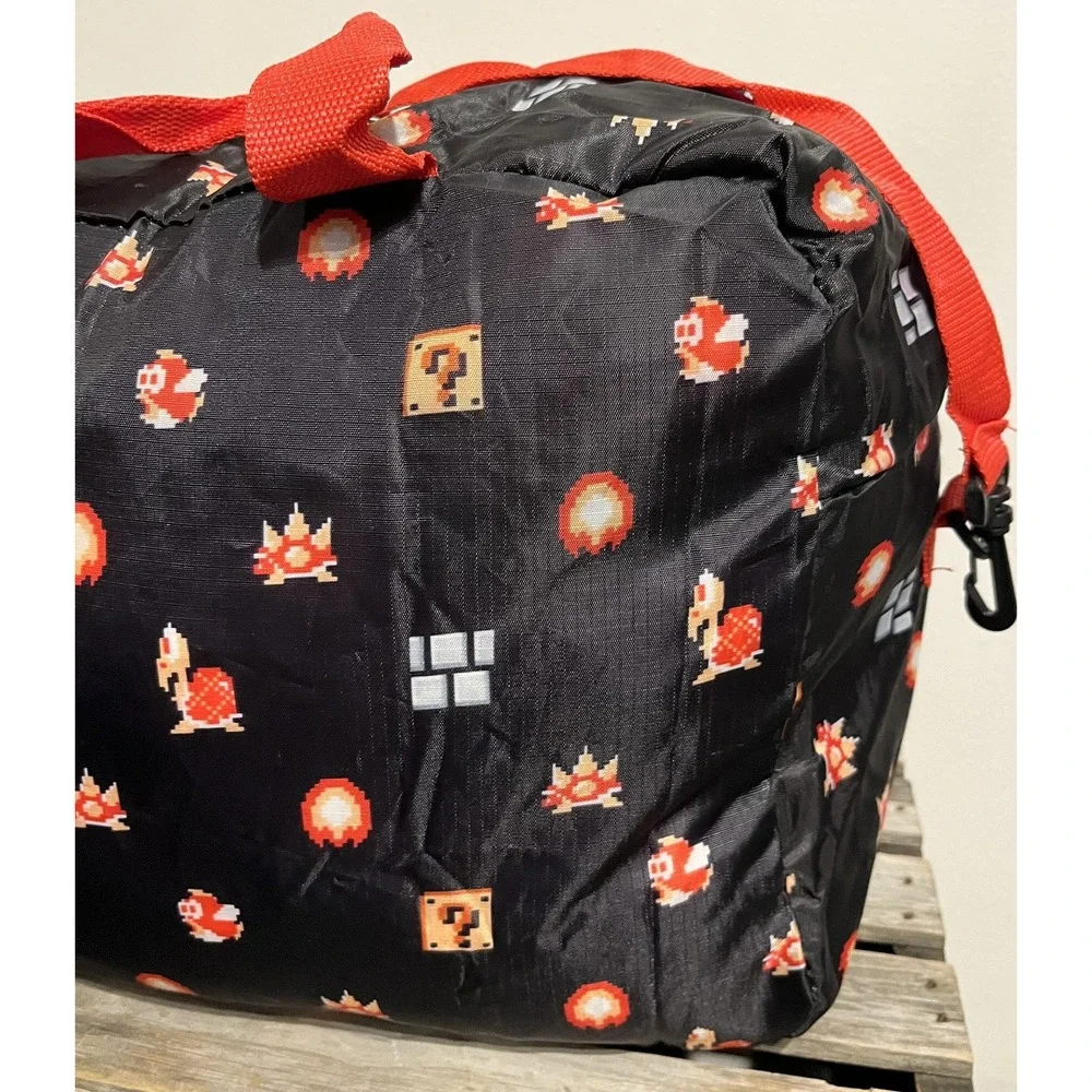 Nintendo Super Mario Bros Duffel Bag Travel Gym Black Red‎ CultureFly Shoulder